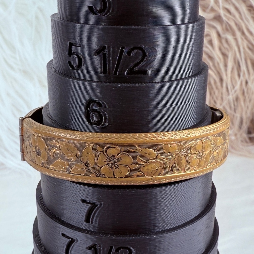 Elegant Floral Gold-Tone Women's Bangle Bracelet - Picture 8 of 10
